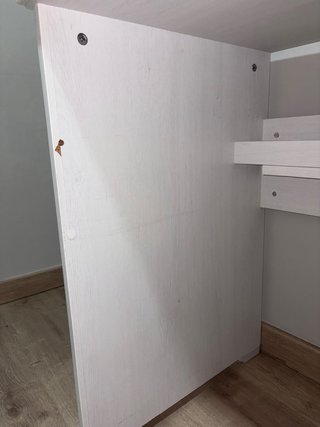 Escritorio blanco de madera