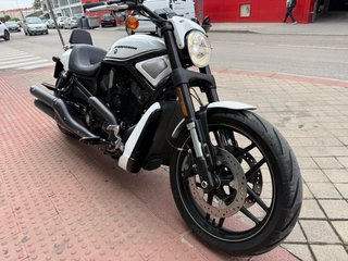 Harley-Davidson Blanca y Negra