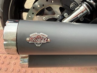 Harley-Davidson Blanca y Negra