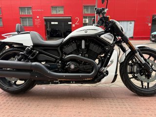 Harley-Davidson Blanca y Negra