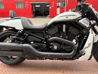 Harley-Davidson Blanca y Negra
