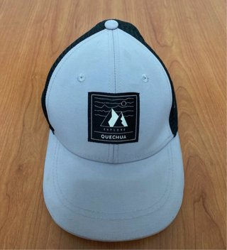 Gorra Quechua Negra y Lila