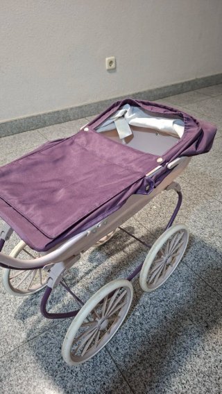 Carro de muñecas morado