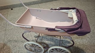 Carro de muñecas morado