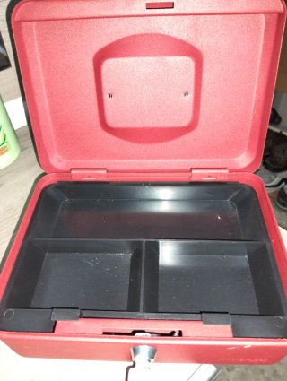 Caja Fuerte Roja con Llave