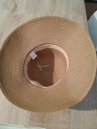 Sombrero de paja con lazo negro