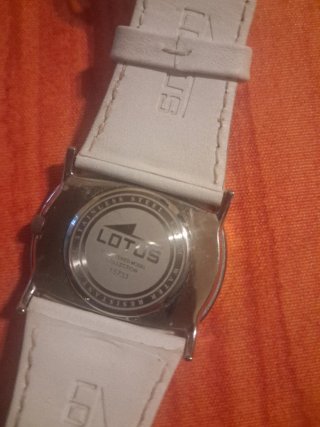 Reloj Lotus Mujer Blanco y Plateado