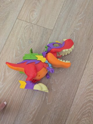 Dinosaurio Superthings y regalo ultrararo me king