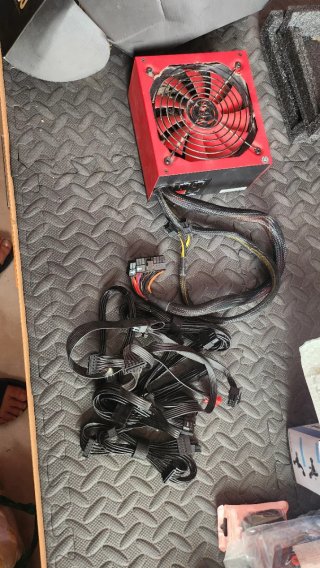 Fuente Alimentación PC Gamer Roja