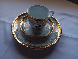 Taza y 2 platillos con oro 24k