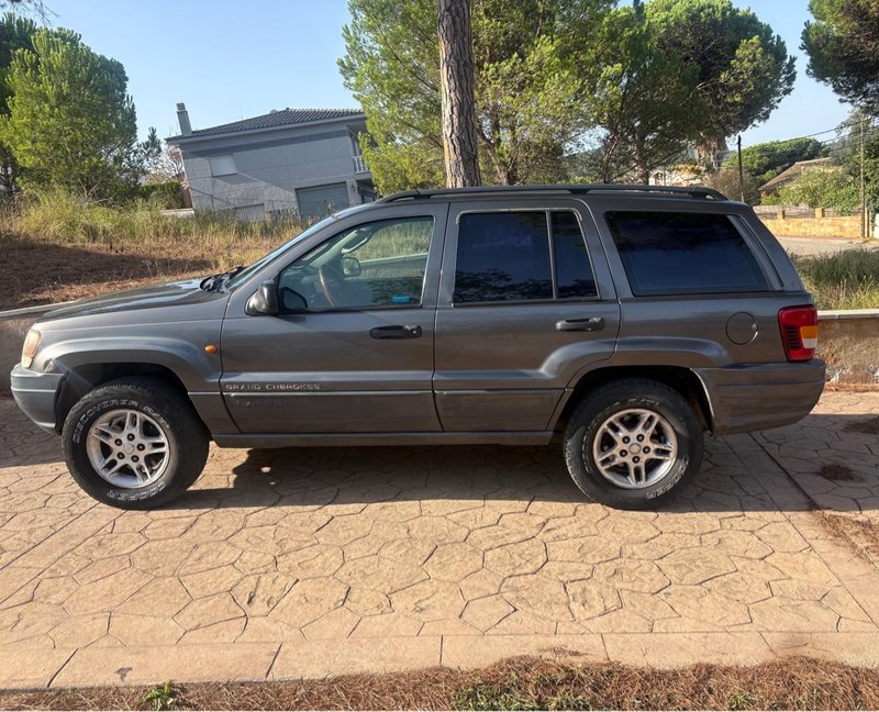Jeep Grand Cherokee - foto 1