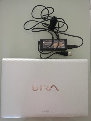 Sony VAIO 15,5 Core i3 | 4GB RAM | 930GB