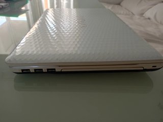 Sony VAIO 15,5 Core i3 | 4GB RAM | 930GB
