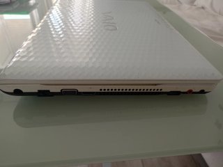 Sony VAIO 15,5 Core i3 | 4GB RAM | 930GB