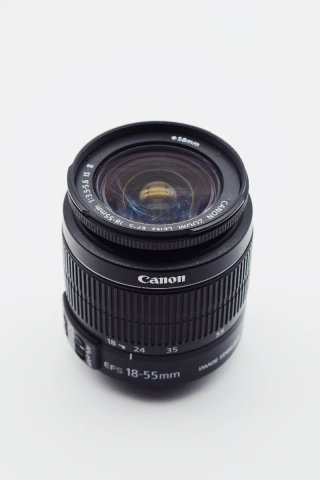 Canon EOS 700D + Objetivo 18-55mm
