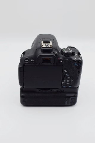 Canon EOS 700D + Objetivo 18-55mm
