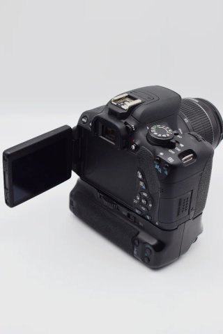 Canon EOS 700D + Objetivo 18-55mm