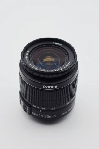 Canon EOS 700D + Objetivo 18-55mm