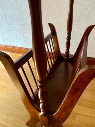 Revistero de madera de calidad