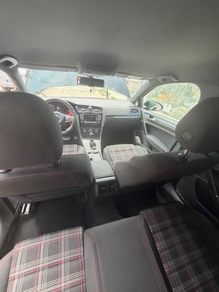 Volkswagen Golf GTI 7