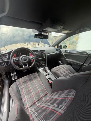 Volkswagen Golf GTI 7