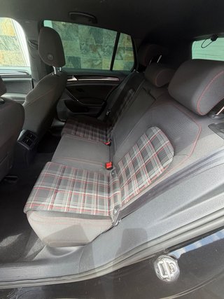 Volkswagen Golf GTI 7