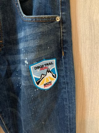 Pantalón vaquero Dsquared2 con parches
