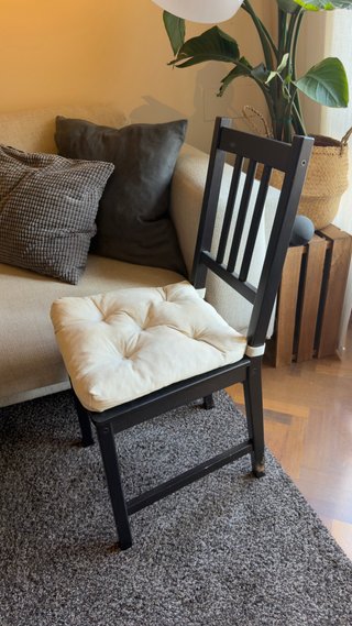 Sillas comedor negra con cojín beige