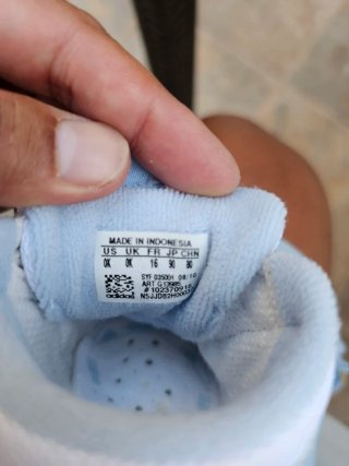 Zapatos bebé Adidas talla 16