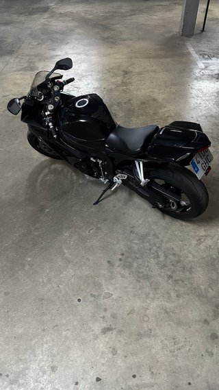 Suzuki GSXR 600 K8 Negra