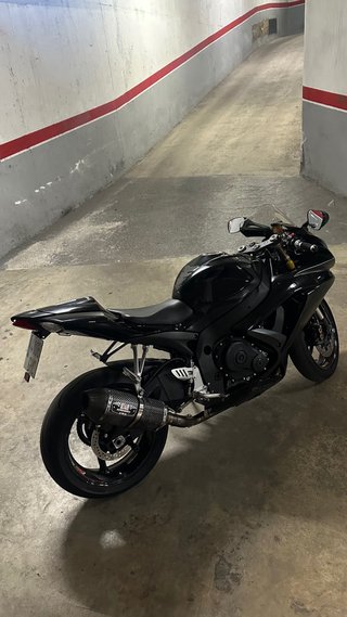Suzuki GSXR 600 K8 Negra