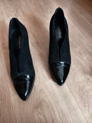 Zapatos de tacón Mirta Gómez piel negros