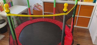 Cama elástica infantil con red de seguridad