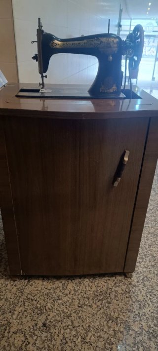 Máquina de coser Singer antigua