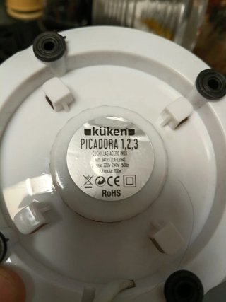 Picadora Küken Roja y Blanca
