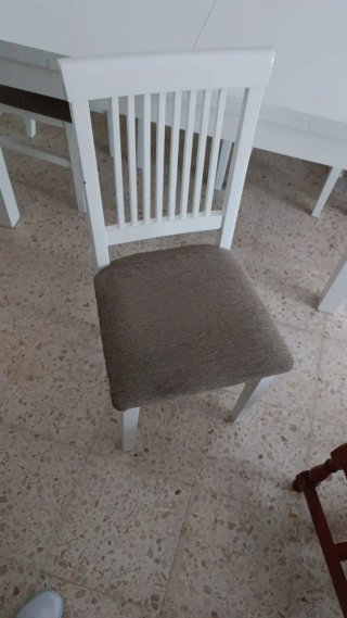 Mesa comedor y 4 sillas madera blanca