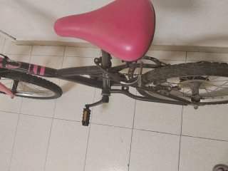 Bicicleta chicas BTWIN rosa y negra