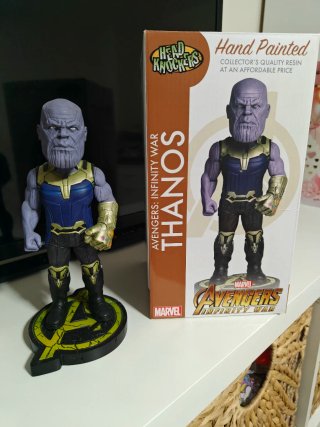 Figura Thanos Head Knockers NECA