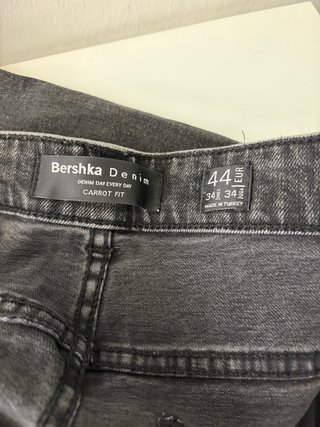 Vaqueros cortos grises Bershka BSK 44