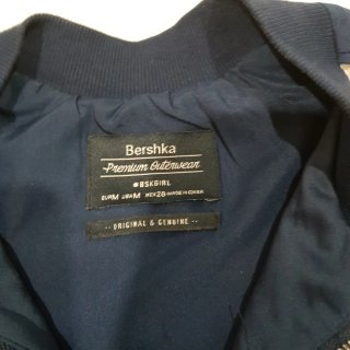 Cazadora Bershka floral M