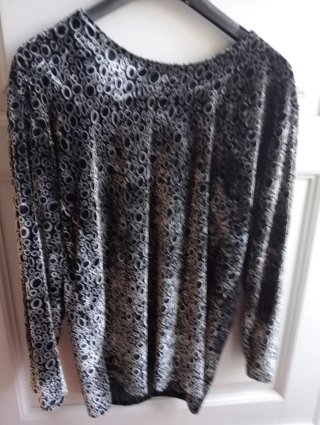 Maglia fantasia cerchi nero/bianco