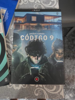 Libro Código 9 de Pedro Ramos