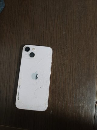 iPhone 13 Apple