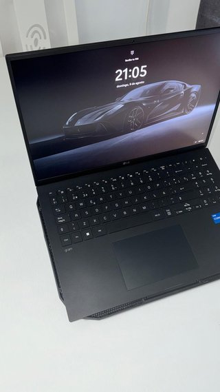 LG gram 16 i5 13th Gen 16GB RAM