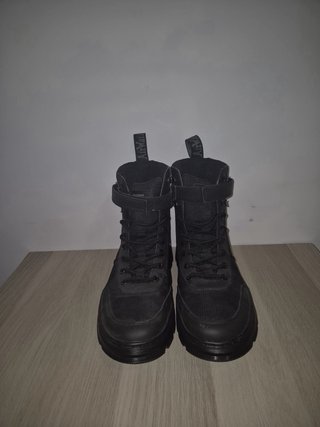 Botas Dr. Martens Combs Tech Po Negras