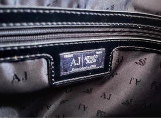 Borsa Armani vernice nera con charm