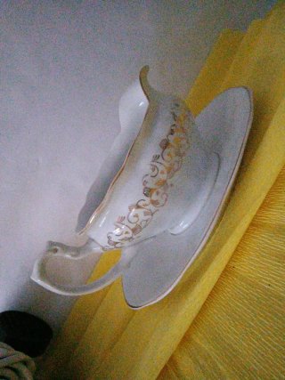 Salsera Vintage Royal Gijón Porcelana Dorada