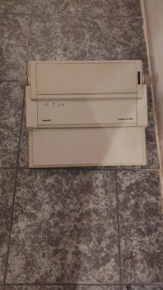 Máquina de escribir Olivetti Lettera E 515