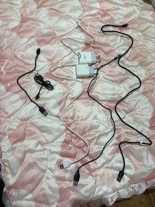 2 Cargadores Tipo A y Cables Carga Rápida C