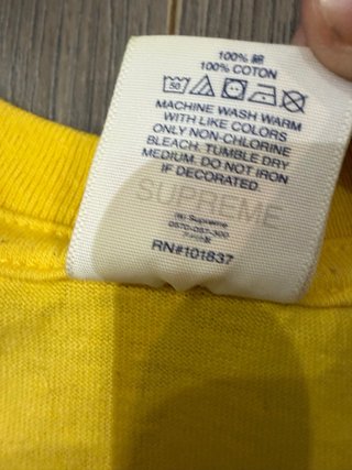 Camiseta Supreme Amarilla